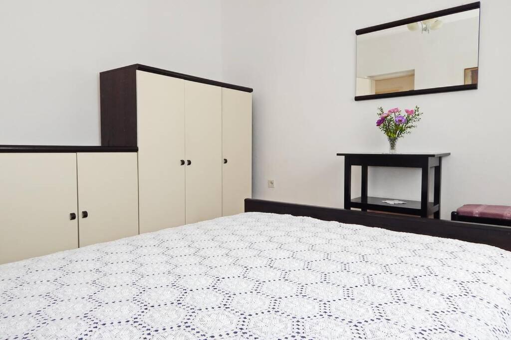 Apartment Eli Паг Екстериор снимка