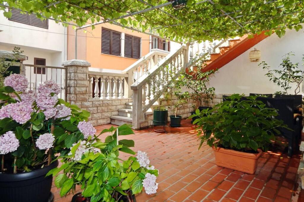 Apartment Eli Паг Екстериор снимка
