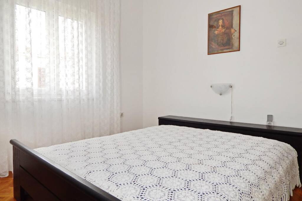 Apartment Eli Паг Екстериор снимка