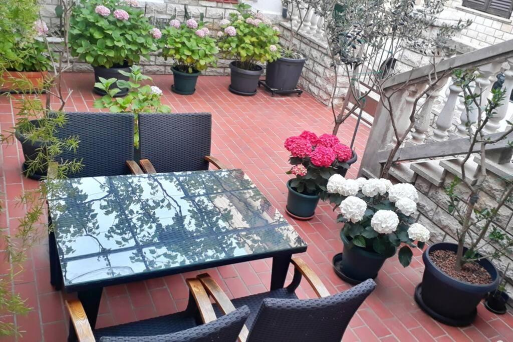 Apartment Eli Паг Екстериор снимка