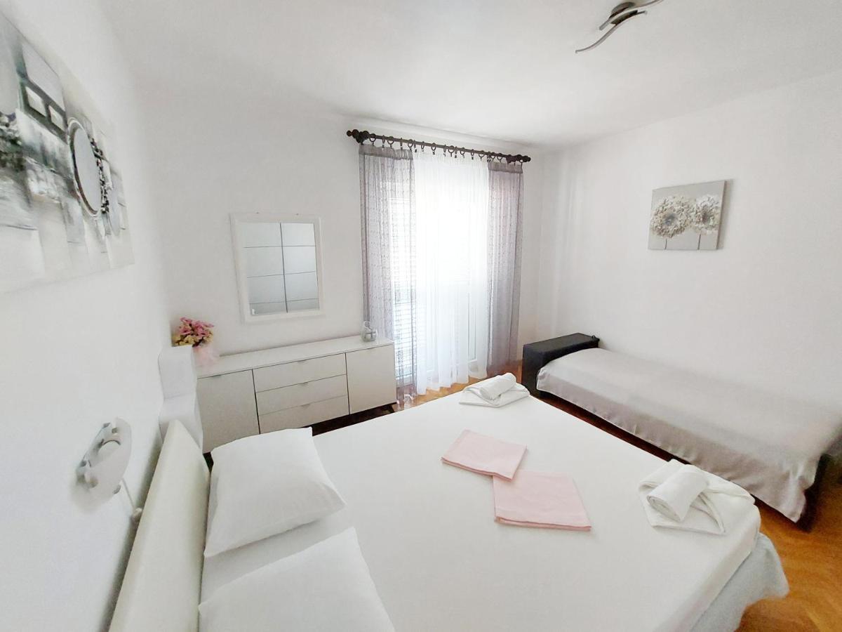 Apartment Eli Паг Екстериор снимка