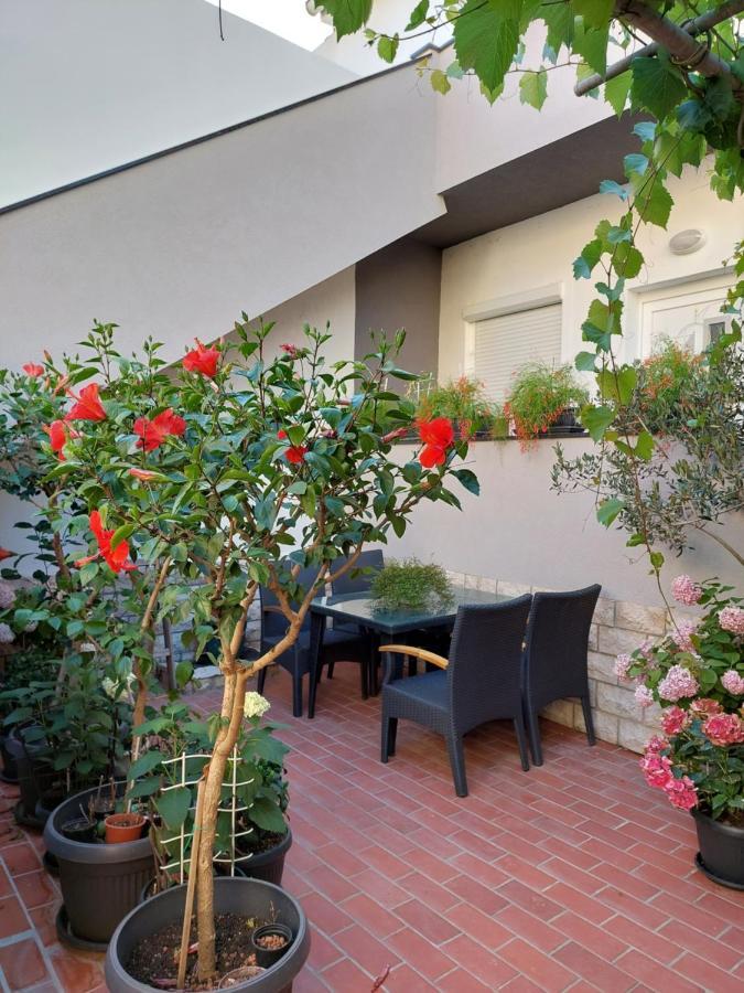Apartment Eli Паг Екстериор снимка