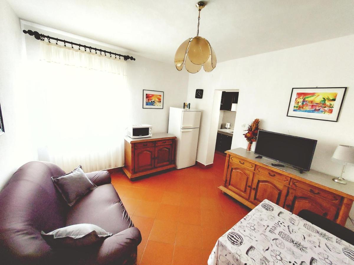 Apartment Eli Паг Екстериор снимка