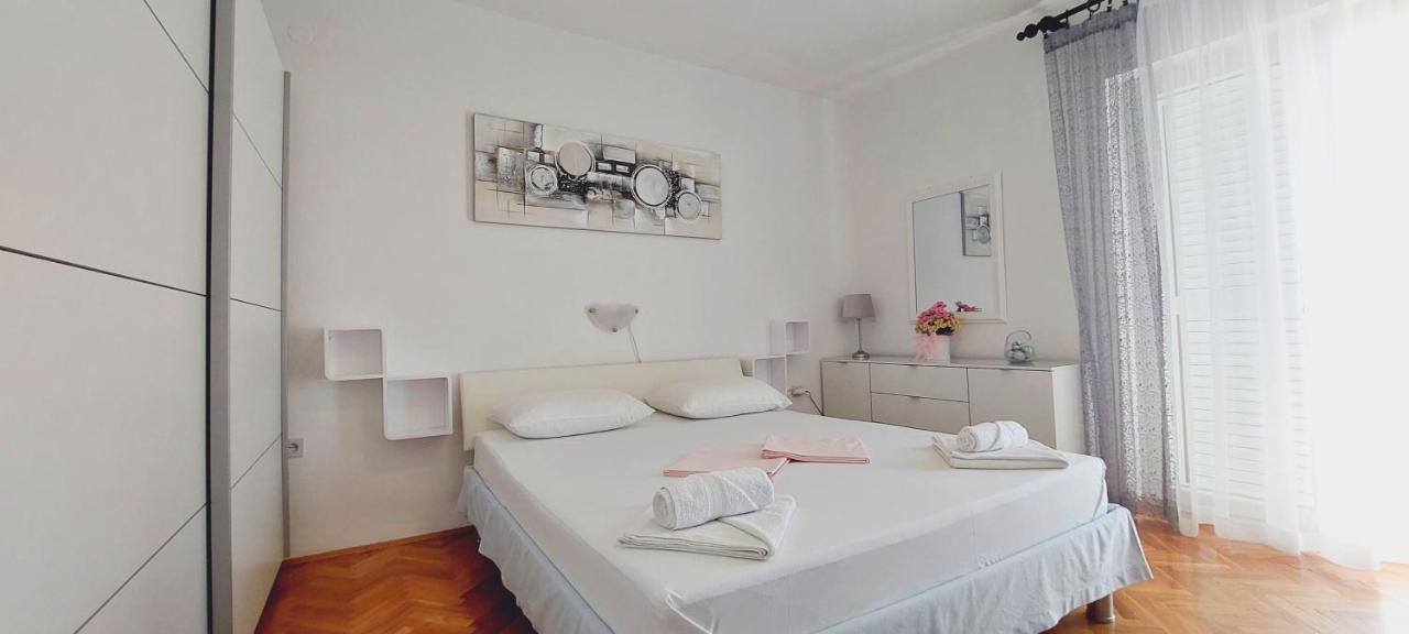 Apartment Eli Паг Екстериор снимка