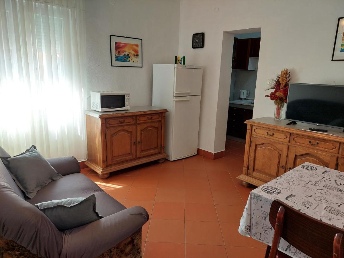 Apartment Eli Паг Екстериор снимка